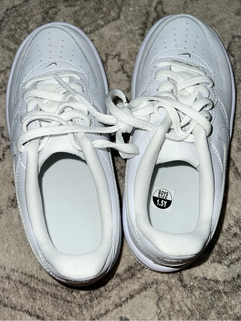 Kids’ White Nike Air Force 1 LE sneakers